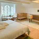 Holiday home Historic Gamekeeper's House At Castle