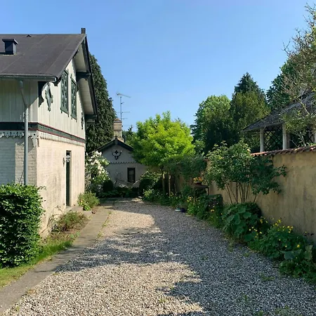 Historic Gamekeeper's House At Castle * Tranekær
