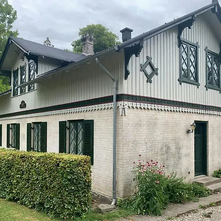 Historic Gamekeeper's House At Castle 別荘 Tranekær