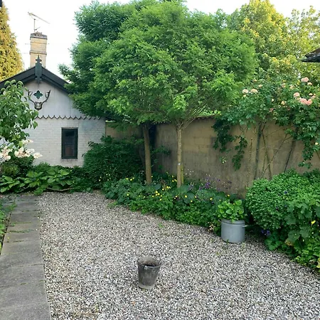 Historic Gamekeeper's House At Castle Nyaraló *
