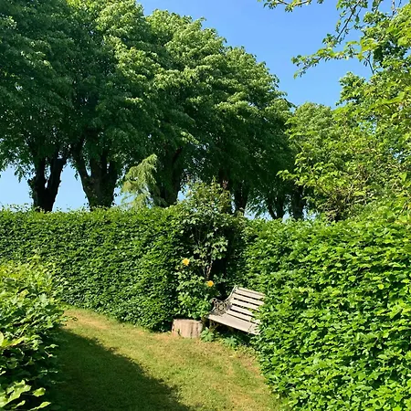 Dom wakacyjny Historic Gamekeeper's House At Castle