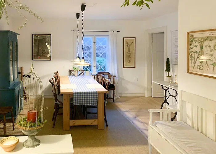 Historic Gamekeeper's House At Castle 別荘 Tranekær