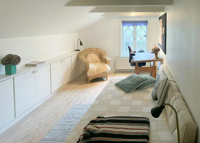 Historic Gamekeeper's House At Castle * Tranekær