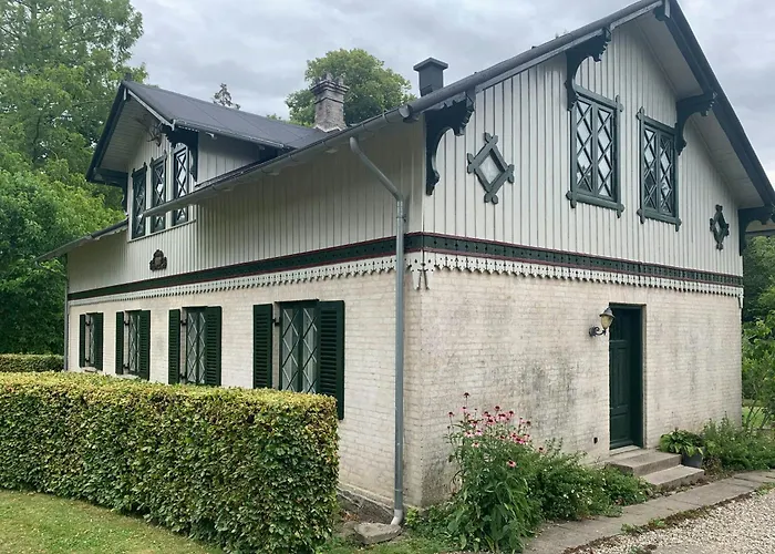 Historic Gamekeeper's House At Castle 別荘 Tranekær