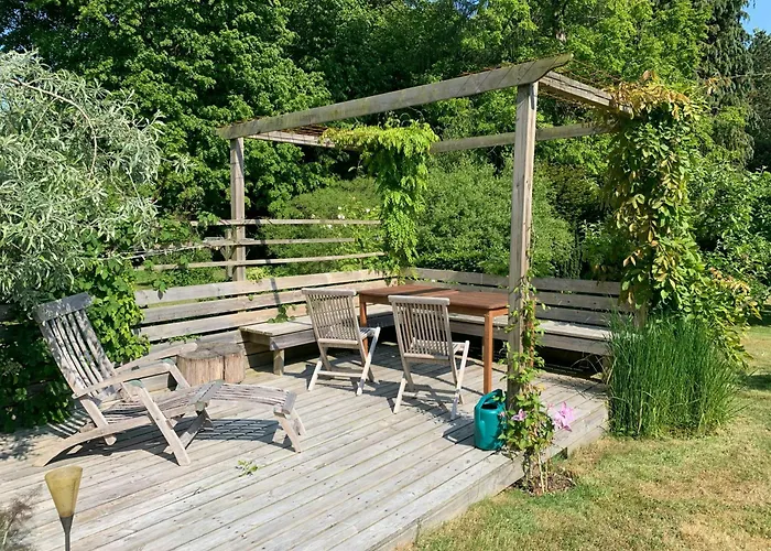 Historic Gamekeeper's House At Castle Nyaraló *